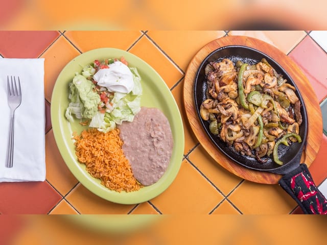 Fajitas (Chicken, Beef or Combination).