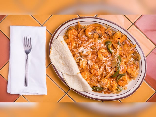 Arroz con Camarones (Shrimp & Rice).