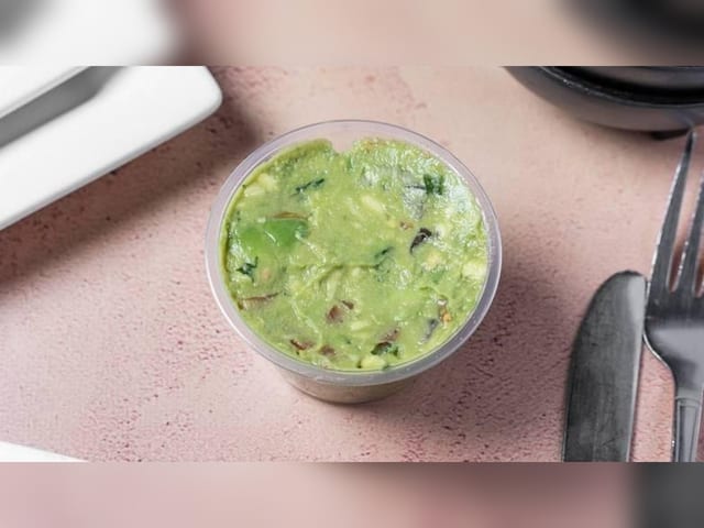 4oz Guacamole.