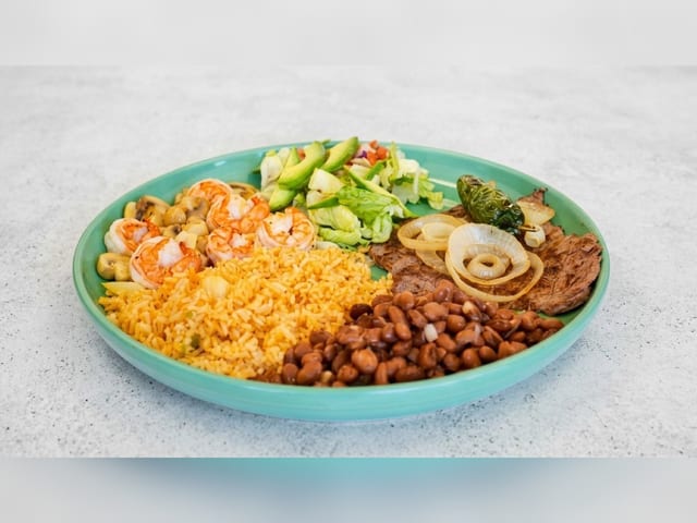 Carne Asada con Camarones (Grilled Steak & Garlic Shrimp).