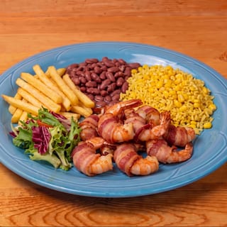 Bacon Shrimp c/Fries & Salad