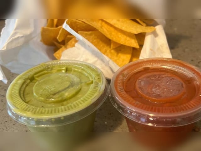 Guacamole, Chips & Salsa.