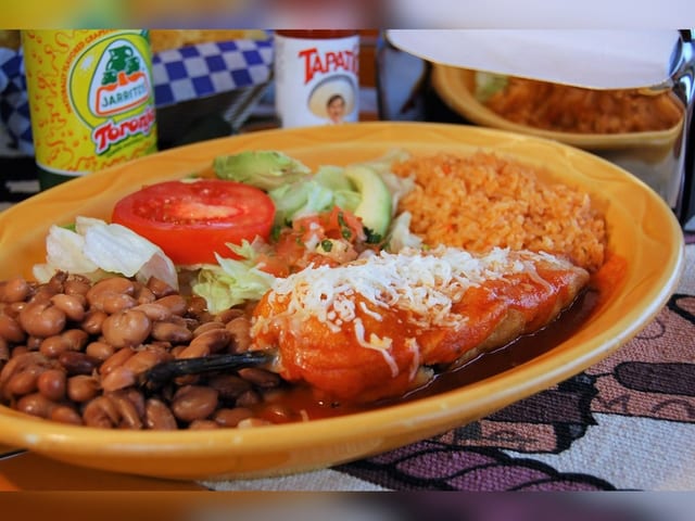 Chile Relleno Plate (Cheese-Stuffed Pepper).