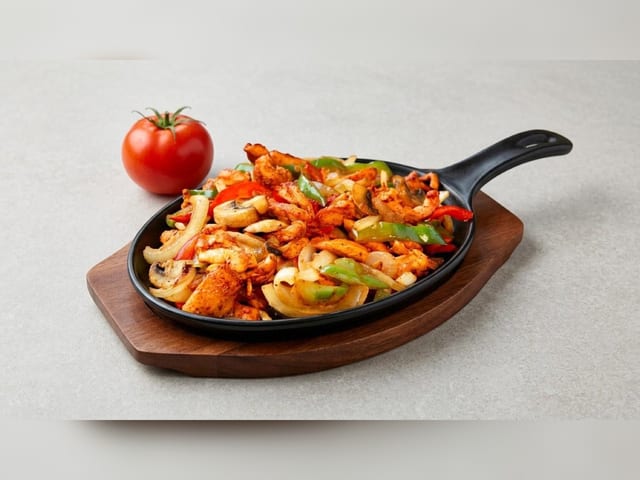 Chicken Picado (Sautéed with Vegetables).